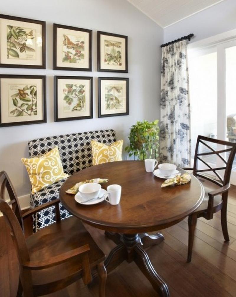 แต่งโต๚ะอาหารด้วยเก้าอี้แบบผสม