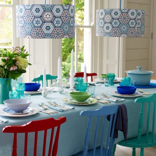 จัดแต่งแบบห้องทานอาหาร ที่มีสีสันสะดุดตา