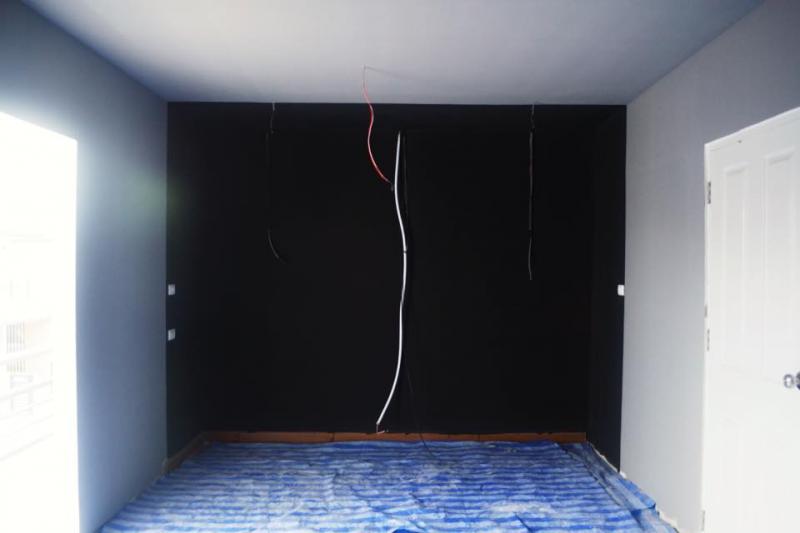 เนรมิตสตูดิโอกึ่งโรงหนังในบ้านครับ