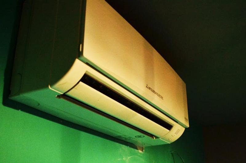 เนรมิตสตูดิโอกึ่งโรงหนังในบ้านครับ