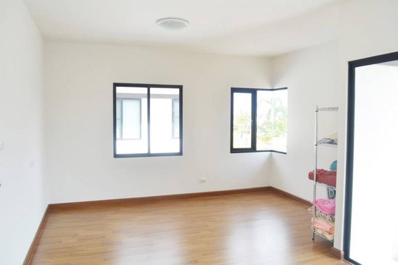 เนรมิตสตูดิโอกึ่งโรงหนังในบ้านครับ